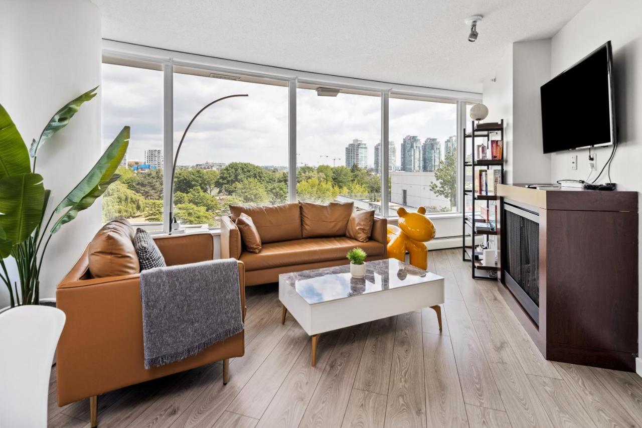 Gardenview Modern Condo With Parking, Gym, Pool, Ac Vancouver Exterior foto